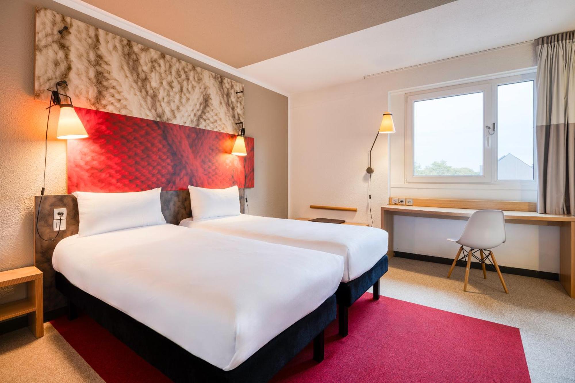 B&B Hotel Mons Gare Bagian luar foto