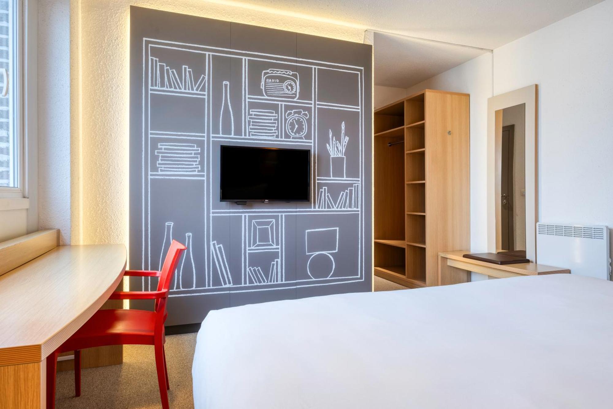 B&B Hotel Mons Gare Bagian luar foto